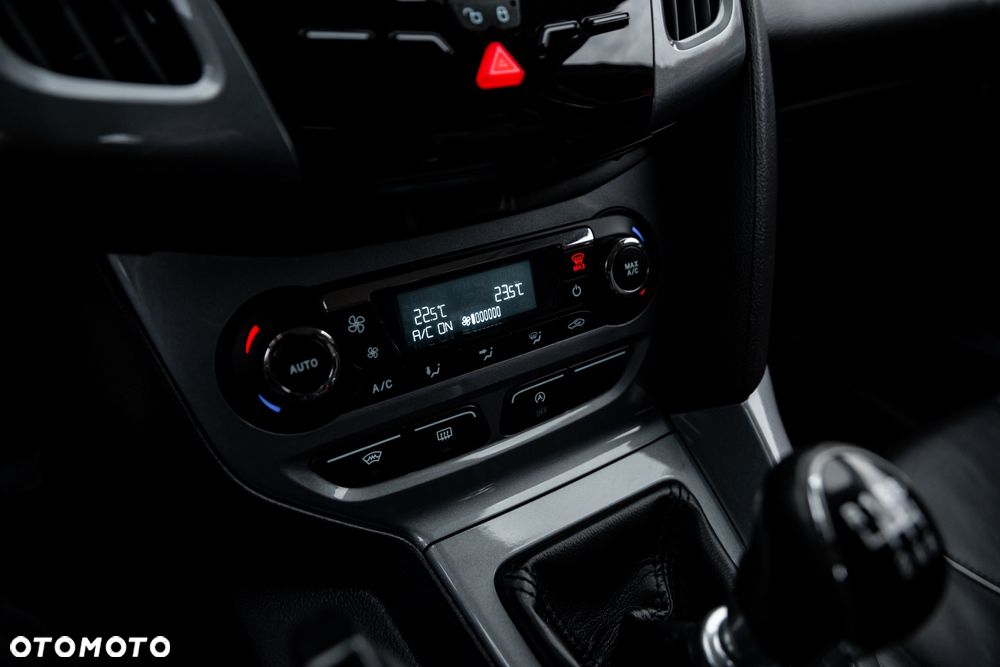 Ford Focus 1.6 EcoBoost Start-Stopp-System Titanium - 32