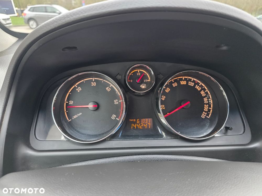 Opel Antara 2.2 CDTI 4x4 Design Edition - 32