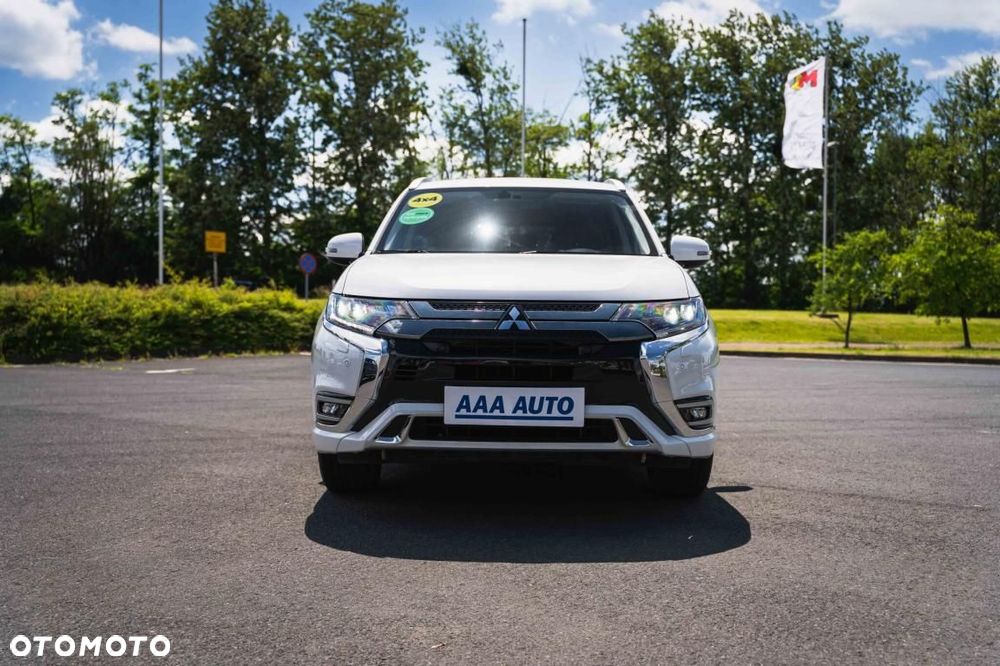 Mitsubishi Outlander - 8