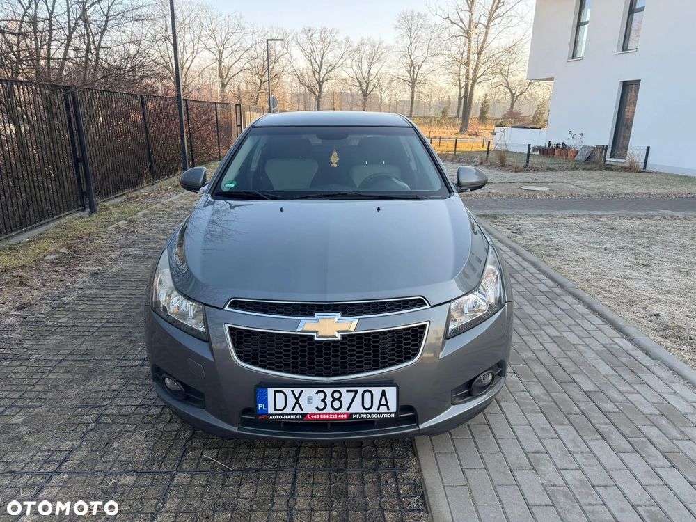 Chevrolet Cruze 1.6 LT+ - 9