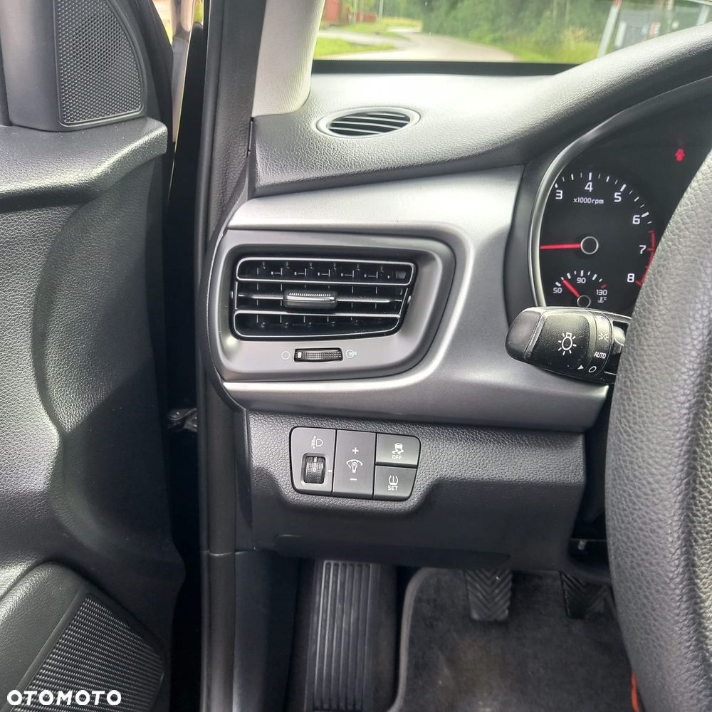 Kia Rio 1.2 L - 9