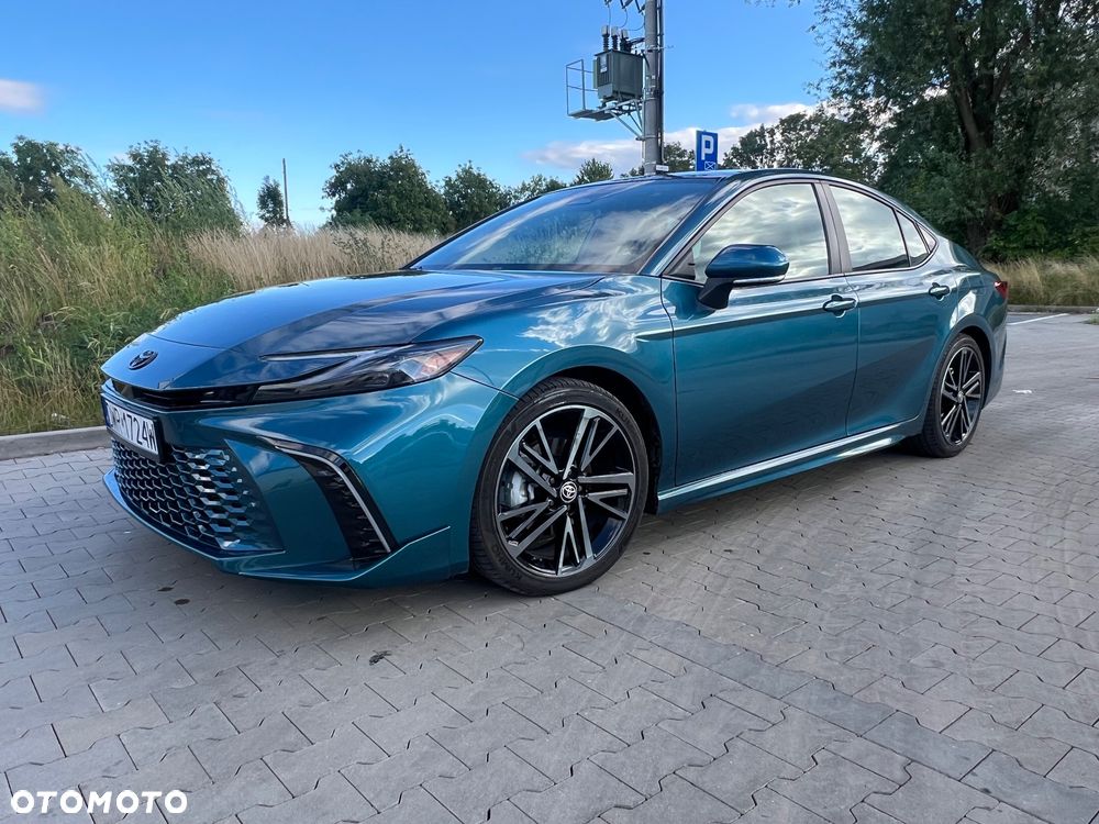 Toyota Camry - 1