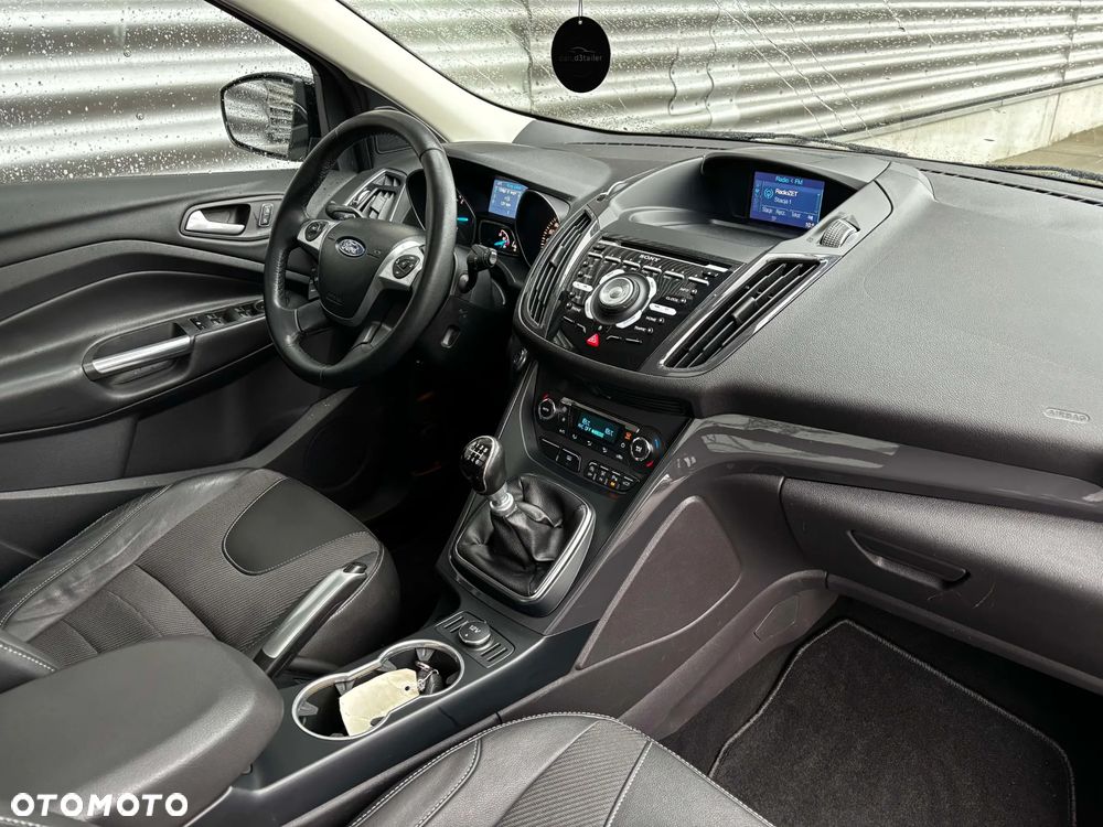 Ford Kuga 2.0 TDCi 2x4 Titanium - 35