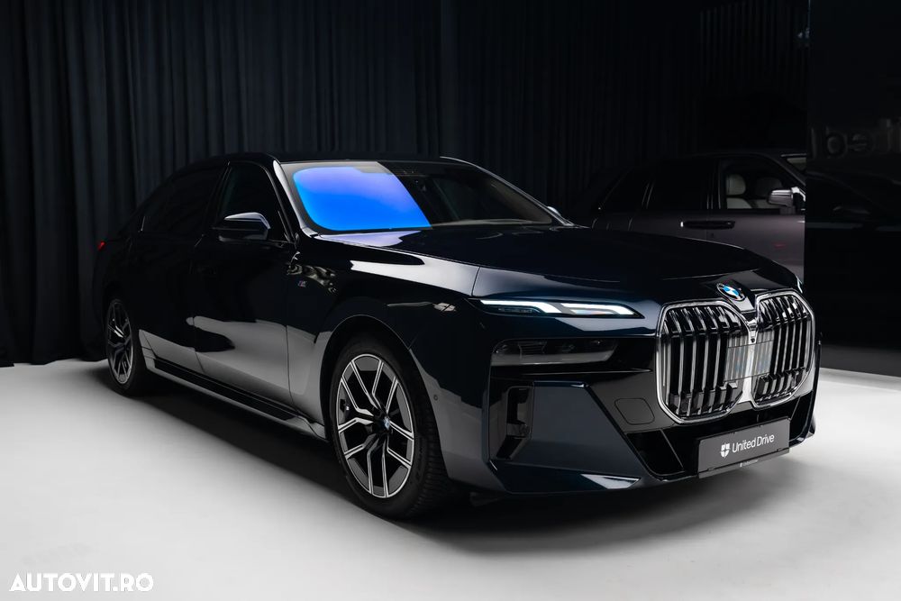 BMW Seria 7 740d xDrive MHEV - 33