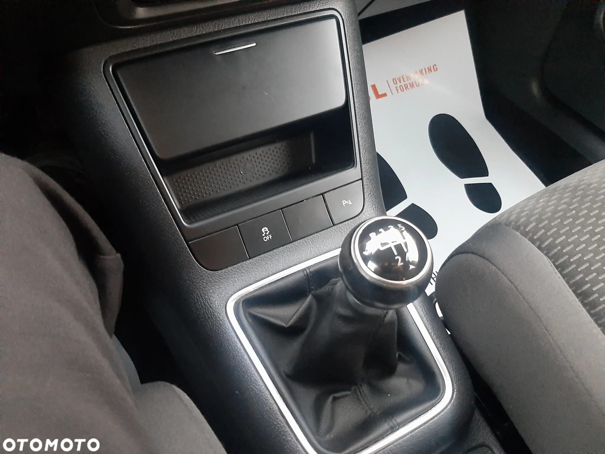 Volkswagen Golf Plus 1.6 TDI BlueMot Comfortline - 12