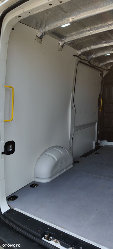 Volkswagen Crafter - 11