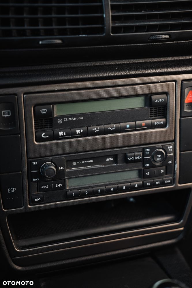 Volkswagen Passat 1.6 Exclusive - 24