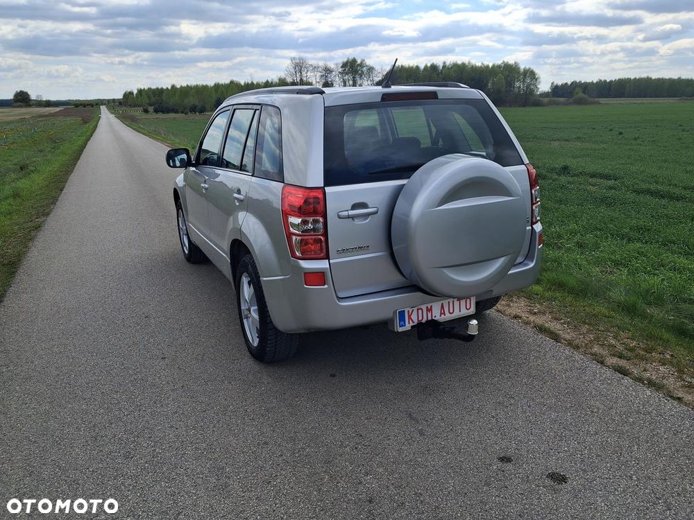 Suzuki Grand Vitara 2.0 - 11