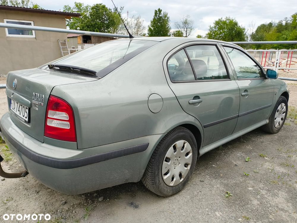 Skoda Octavia 1.6 Classic - 7