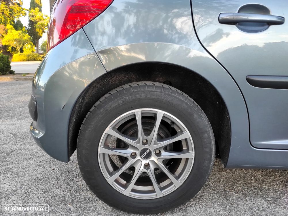 Peugeot 207 1.4 16V Trendy - 31