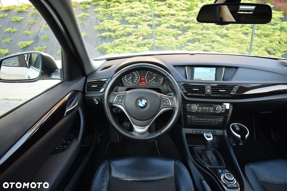 BMW X1 sDrive18d xLine - 23