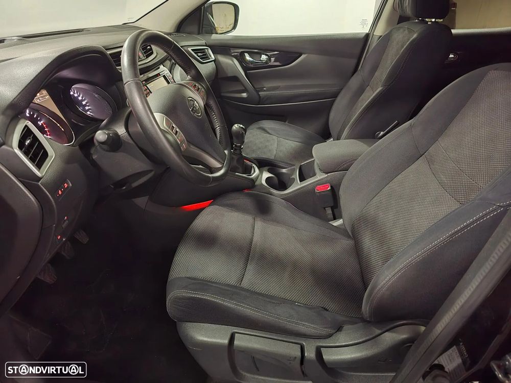 Nissan Qashqai 1.5 dCi N-Connecta 18 - 17