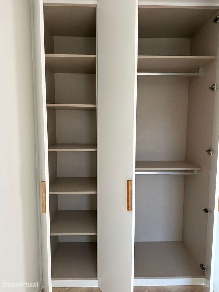 Apartamento T0 com varanda e garagem em Leiria - Grande imagem: 3/8