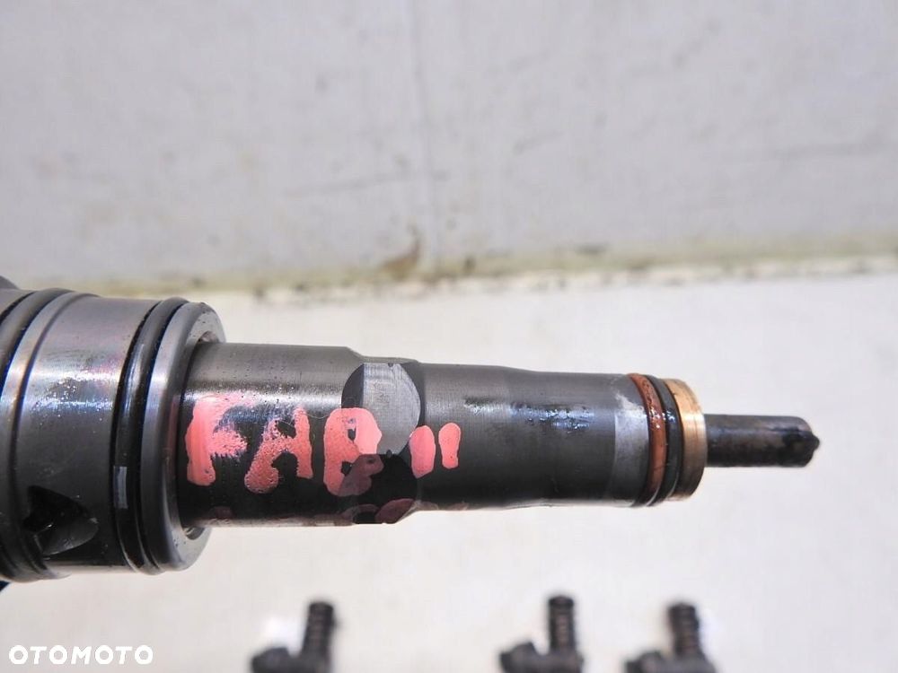 WTRYSK WTRYSKI POMPOWTRYSKI SKODA FABIA II 1.9 TDI 038130073AG 0414720215 - 3