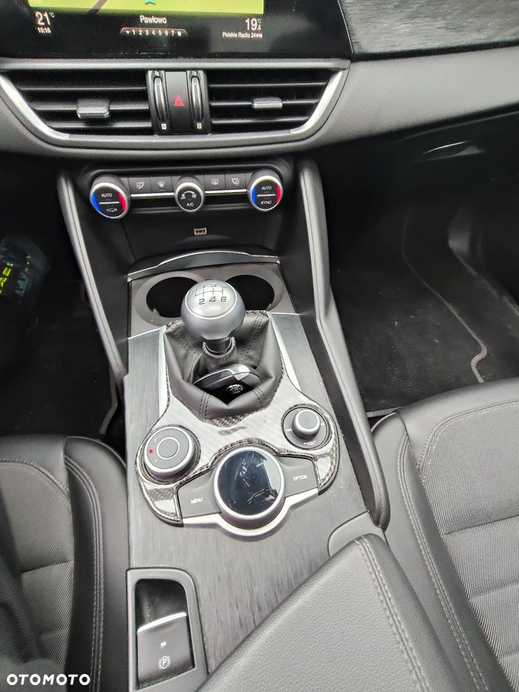 Alfa Romeo Giulia 2.2 D Turbo Super - 15