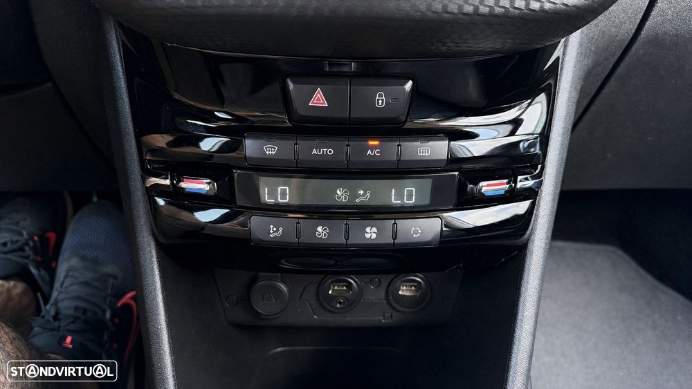 Peugeot 2008 1.2 PureTech Allure - 25