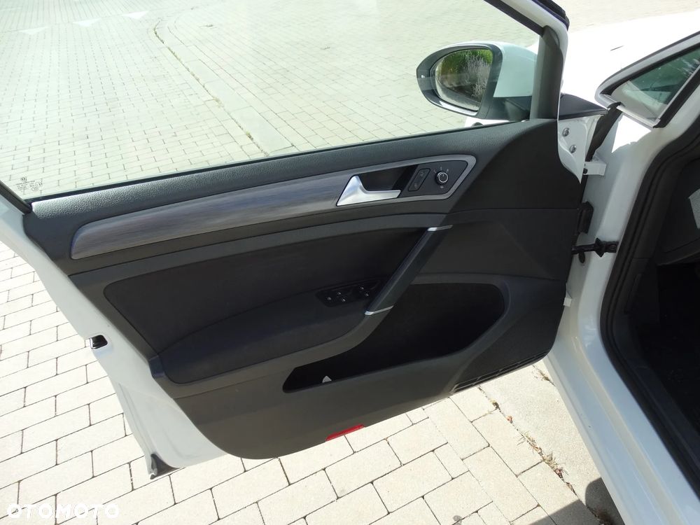Volkswagen Golf 1.5 TSI BlueMotion ACT Comfortline - 24