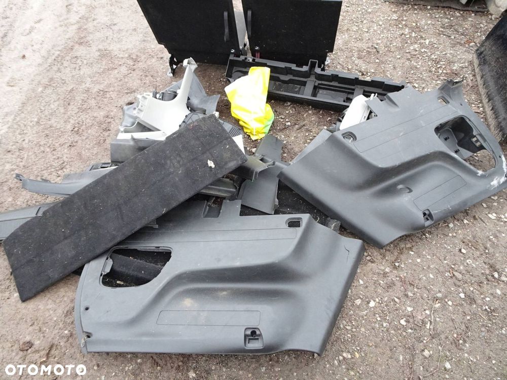 fotele iii rzędu , pasy, boczki śruby opel zafira c - 5