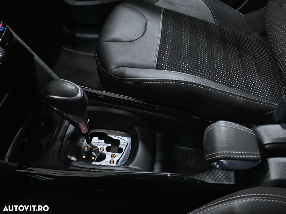 Peugeot 2008 PureTech 110 GPF Stop&Start EAT6 Allure - 23