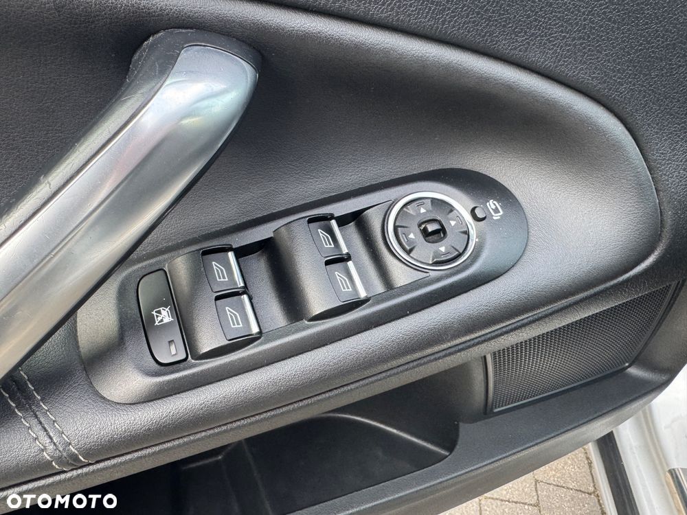 Ford Mondeo 2.0 TDCi Ghia - 16