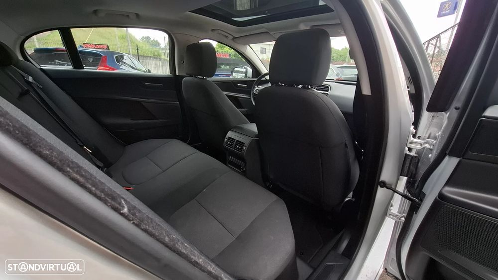 Jaguar XE 20d Aut. R-Sport - 34