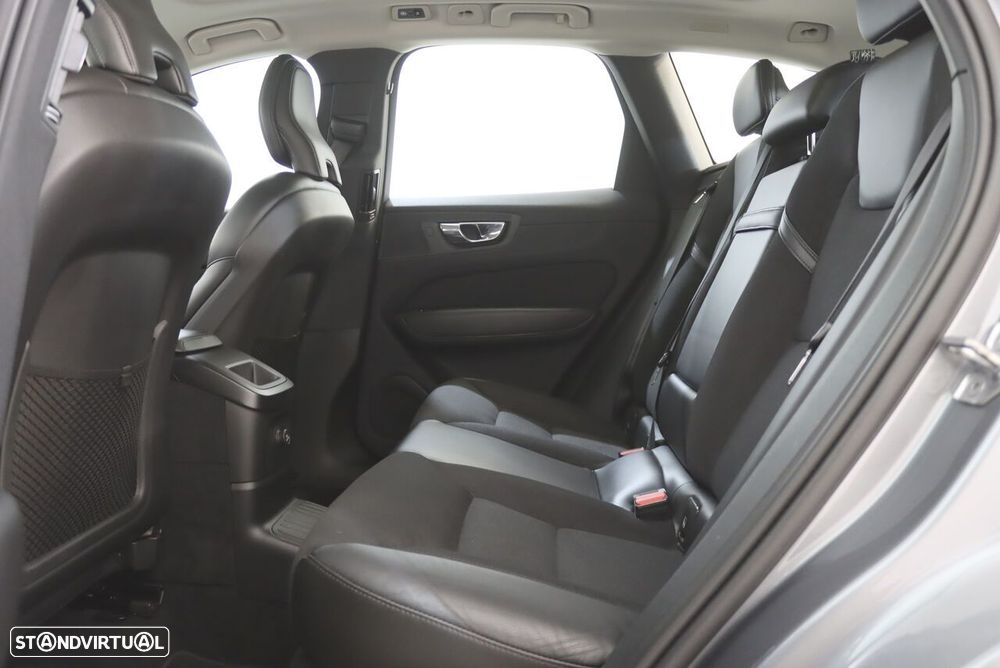 Volvo XC 60 2.0 T8 PHEV Momentum AWD - 13