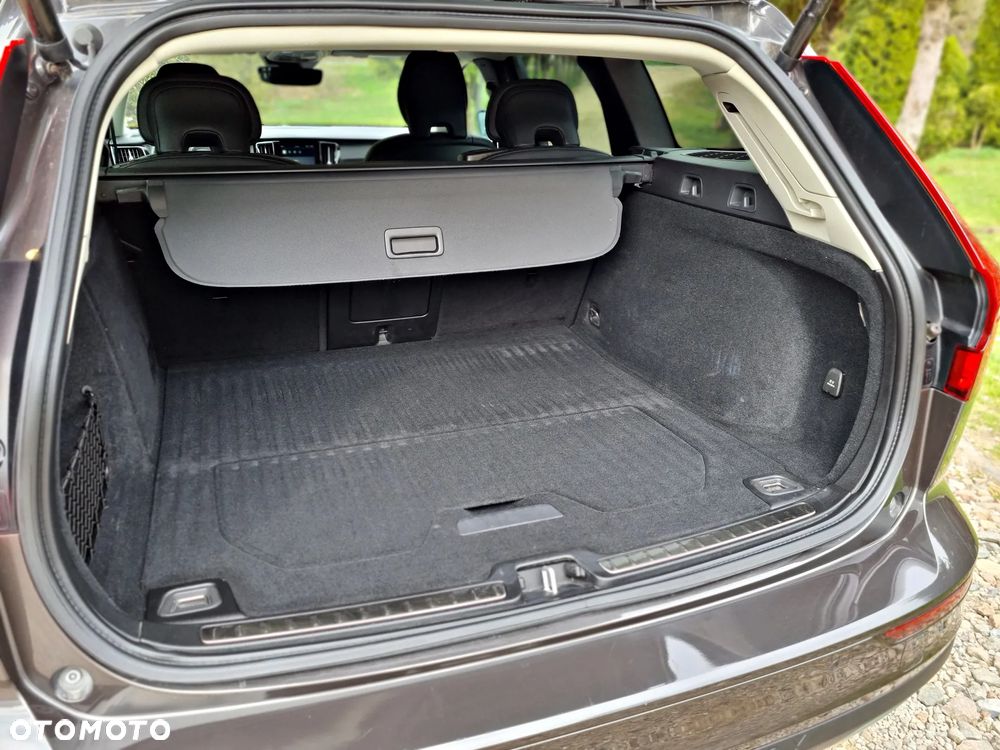 Volvo V60 Cross Country B4 D AWD Ultimate - 16