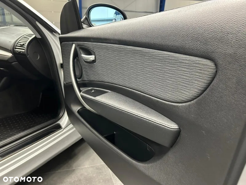 BMW Seria 1 118i - 29