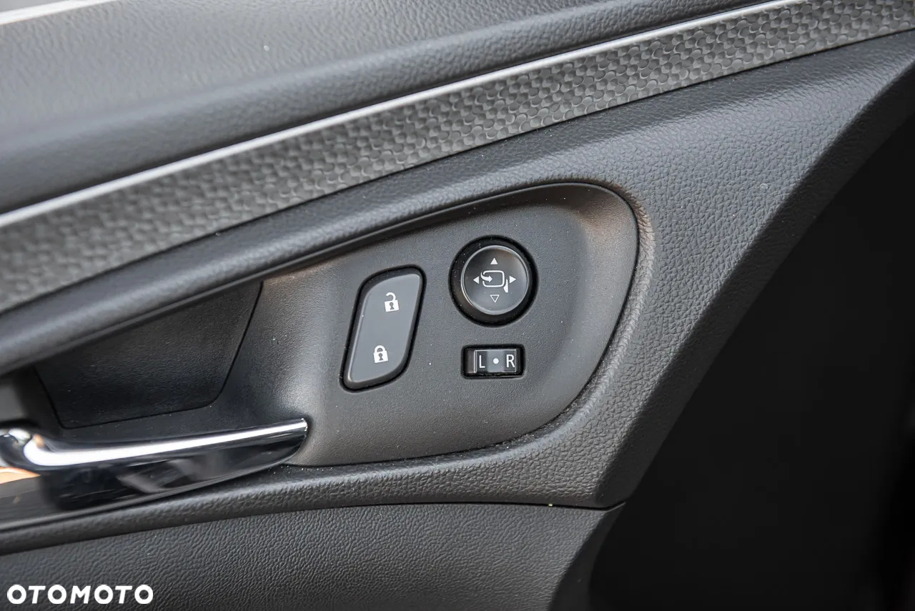 Opel Insignia - 16