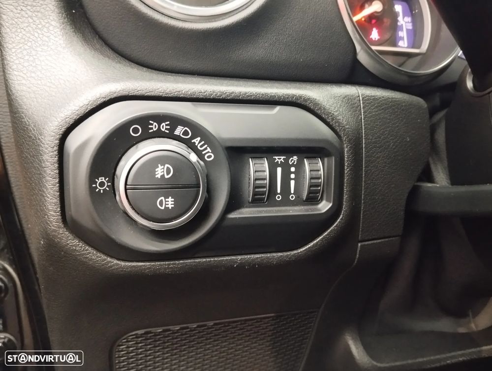 Jeep Wrangler Unlimited 2.2 CRD Sahara AT - 21