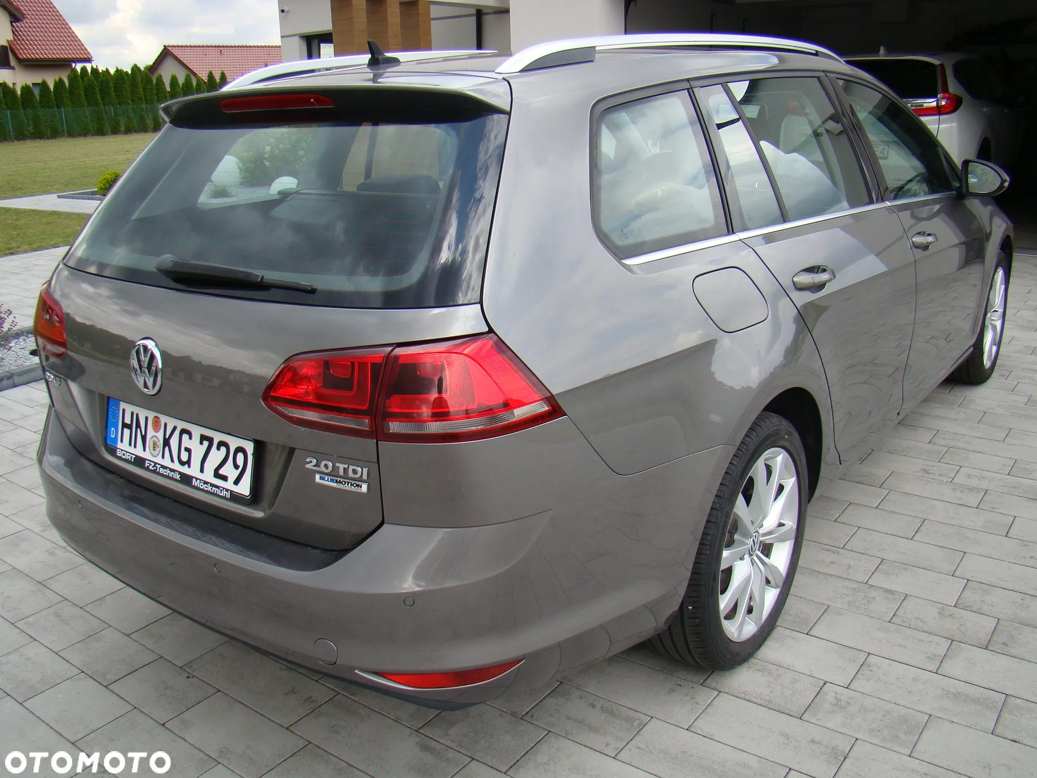 Volkswagen Golf Variant 2.0 TDI (BlueMotion Technology) Highline - 11