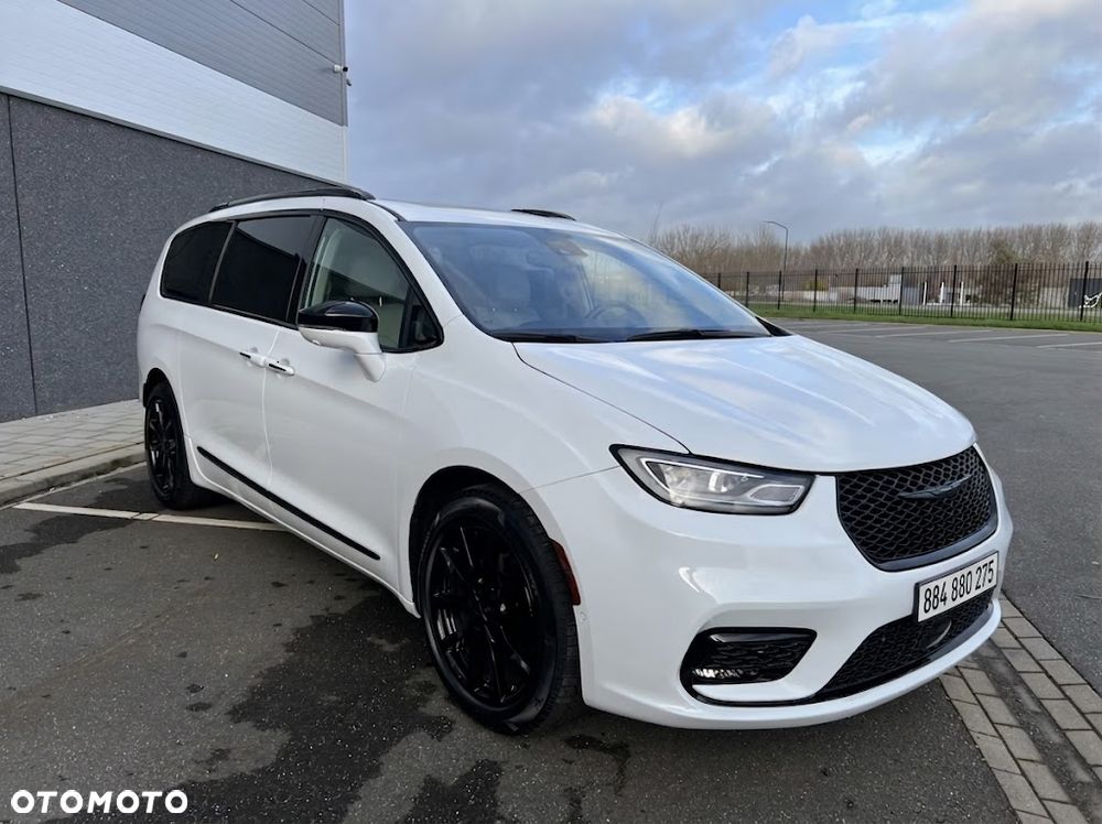 Chrysler Pacifica - 5