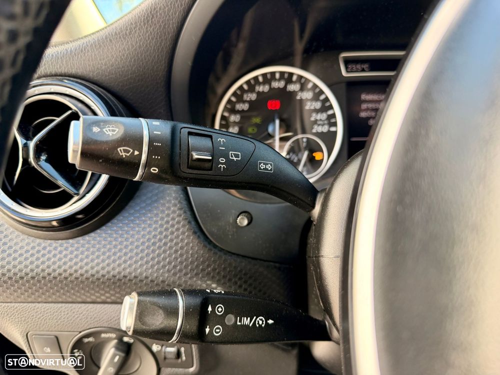 Mercedes-Benz A 180 - 23