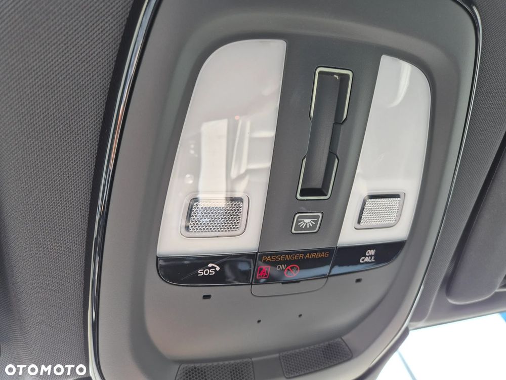 Volvo XC 60 T8 Plug-In Hybrid AWD R-Design - 21