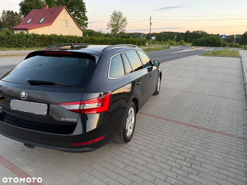 Skoda Superb 2.0 TDI Sportline - 24