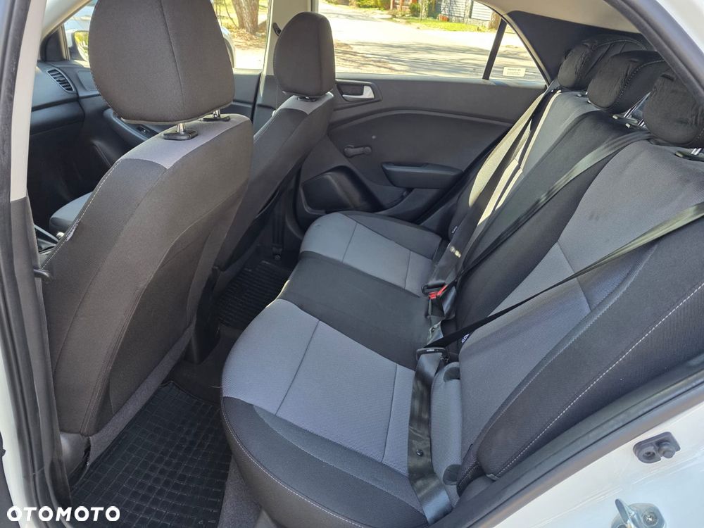 Hyundai i20 1.2 Comfort - 20