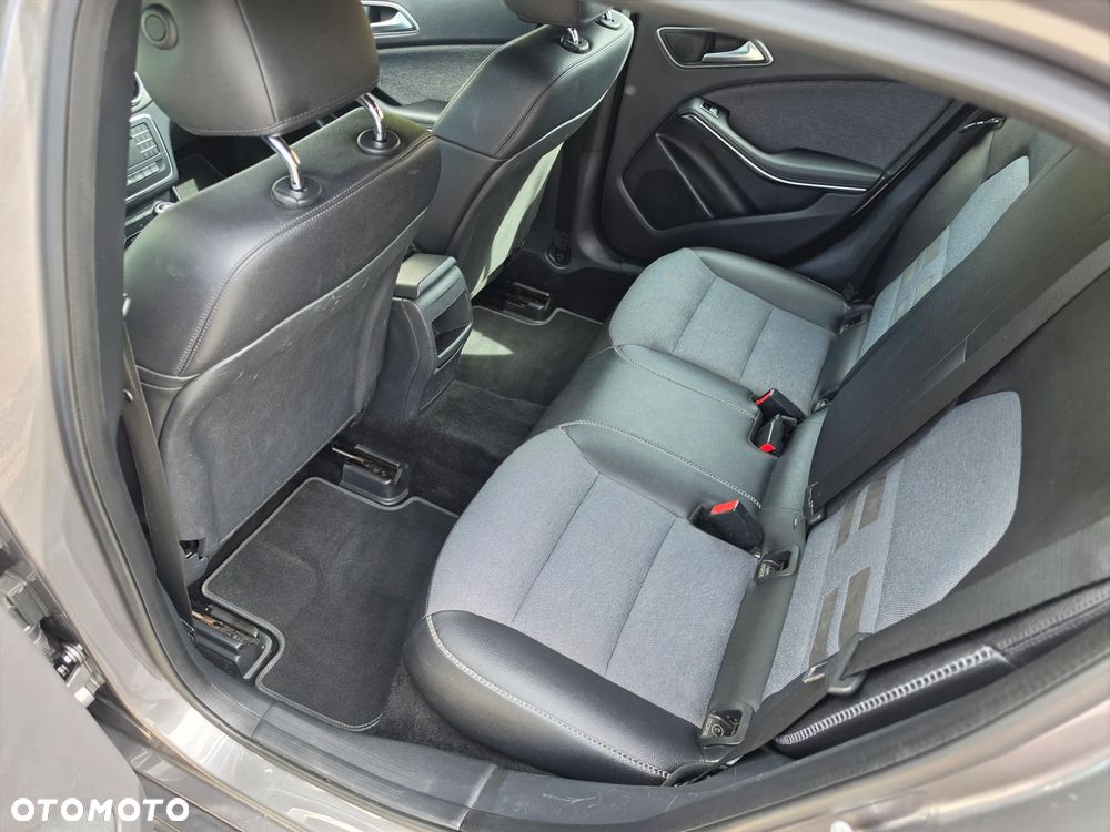 Mercedes-Benz GLA 200 d Activity Edition - 7