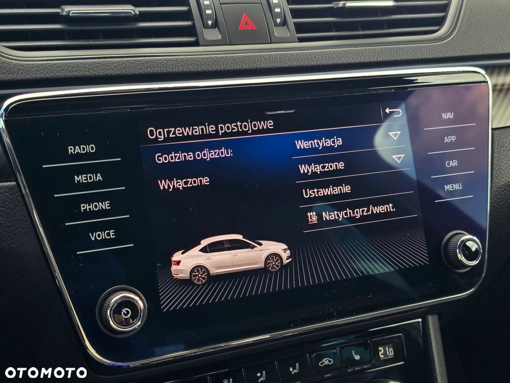 Skoda Superb 2.0 TDI SCR Sportline DSG - 29