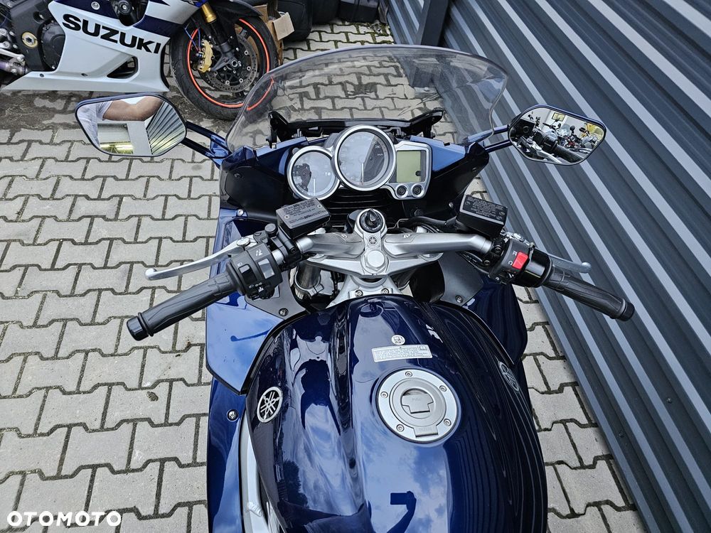 Yamaha FJR - 8