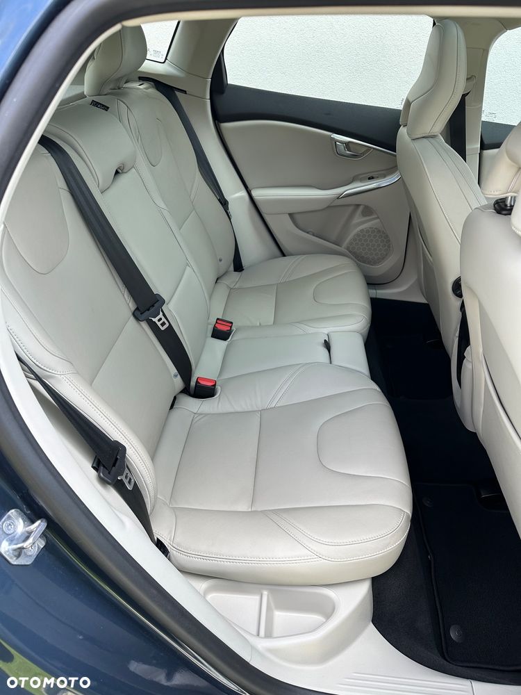 Volvo V40 D2 Drive-E Ocean Race - 9