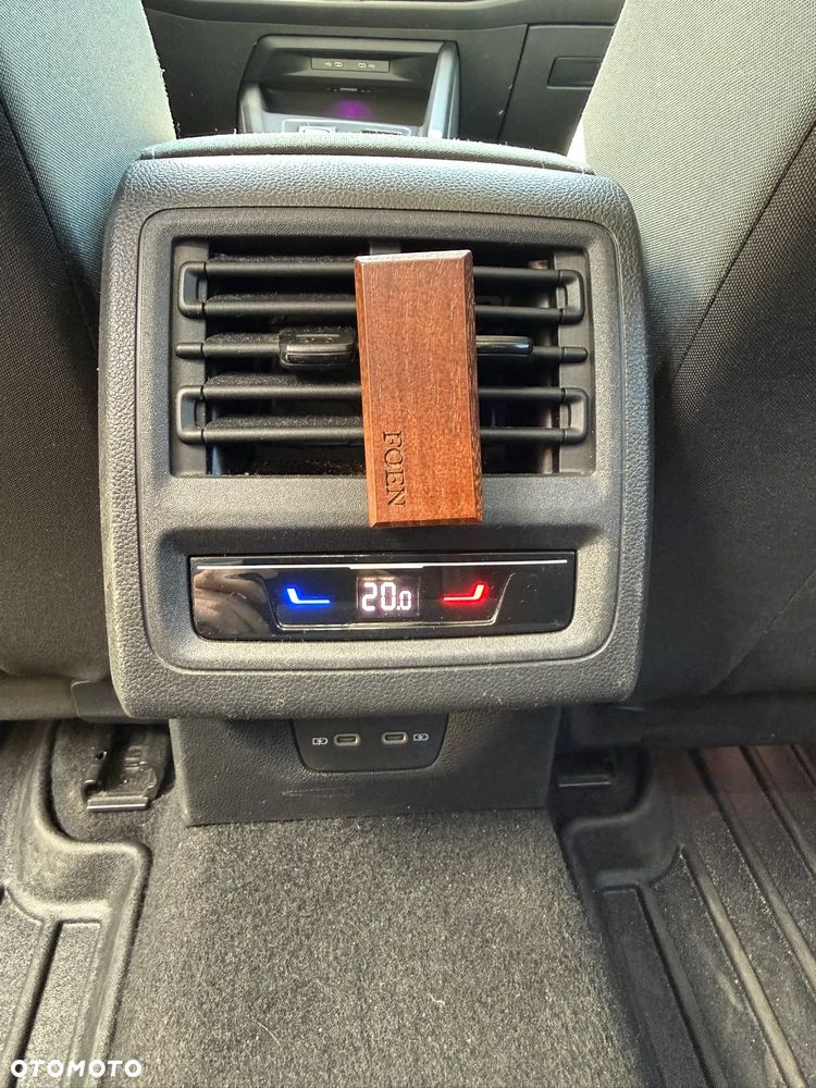 Volkswagen Golf 2.0 TDI SCR DSG Active - 26