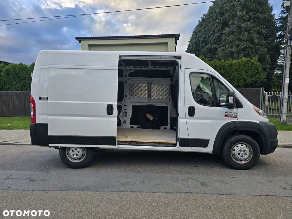 Dodge RAM PROMASTER 1500 - 14