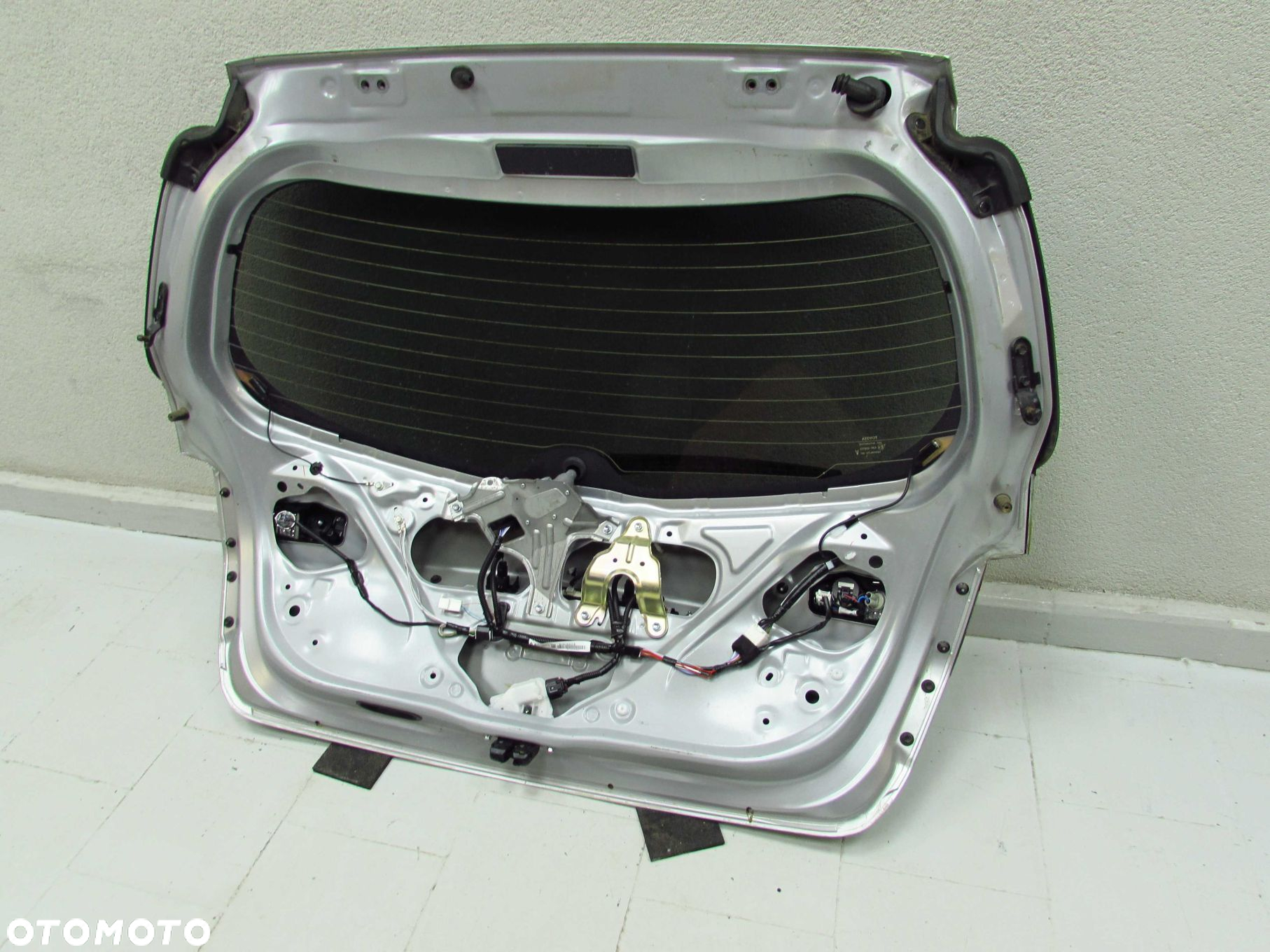 TOYOTA YARIS III LIFT 17-21 KLAPA BAGAZNIKA TYL SZYBA DO ZALOZENIA - 11
