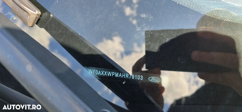Ford Kuga 2.0 TDCi 4WD Powershift Vignale - 13