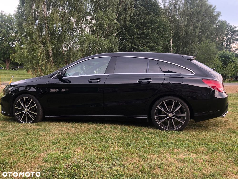 Mercedes-Benz CLA 180 7G-DCT Urban - 12