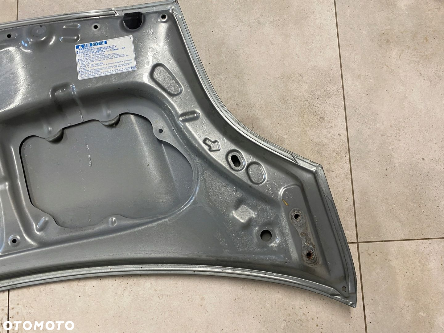 TOYOTA YARIS II MASKA POKRYWA SILNIKA 1F8 - 10
