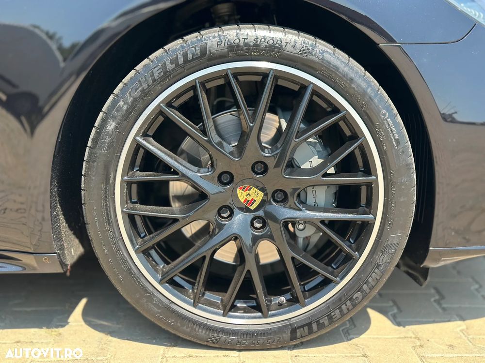 Porsche Panamera 4S - 24