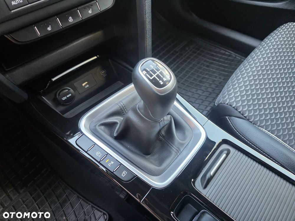 Kia Ceed 1.5 T-GDI M - 19