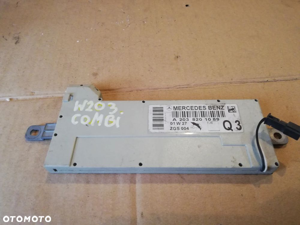 WZMACNIACZ ANTENY MERCEDES C W203 A2038201089 - 1