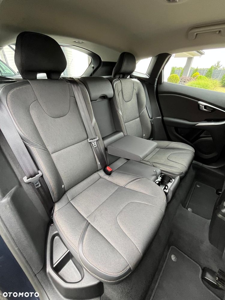 Volvo V40 Cross Country D3 Geartronic Momentum - 29